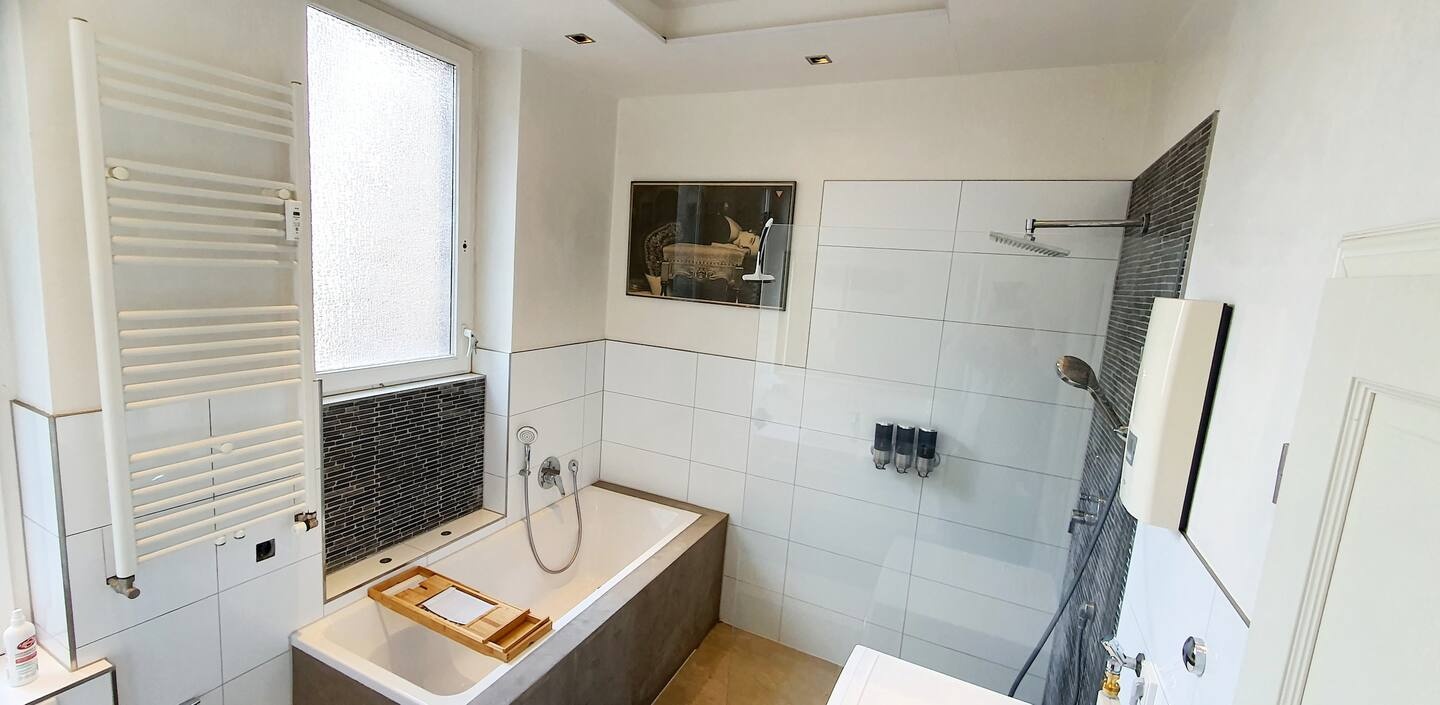 Entire WG Apartment - U1 - 2